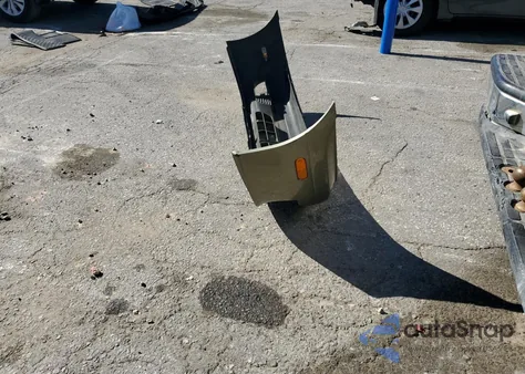 2001 Chevrolet Silverado C1500 from USA, damaged, VIN 1GCEC14V81E143551